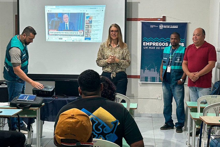 CLAUDINEIA EMPREGOS AZUIS.jpg