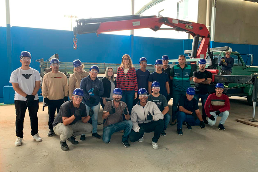 CURSO DE MOVIMENTAÇÃO DE CARGAS