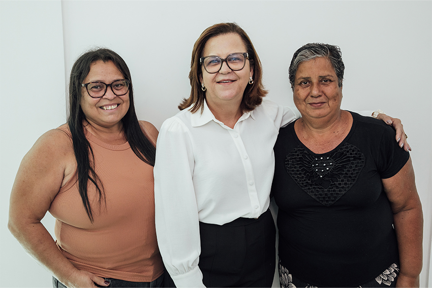 DRA ELIZABETH E PACIENTES ANIVERSÁRIO NUPRAPAC