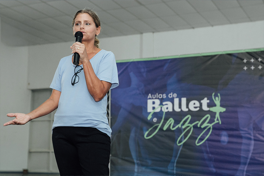 PROFESSORA AULA INAUGURAL BALLET