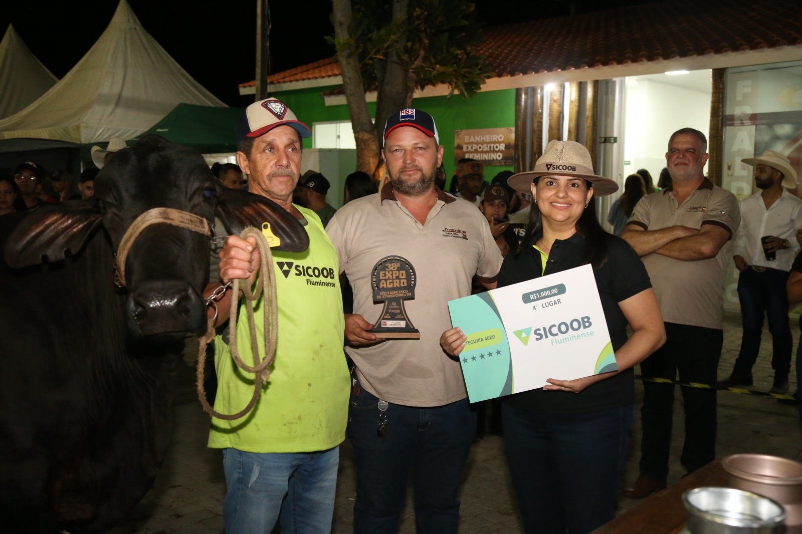 Prefeitura Municipal de São Francisco de Itabapoana - Concurso Leiteiro:  quase 6 mil de quilos de leite em quatro dias de ExpoAgro