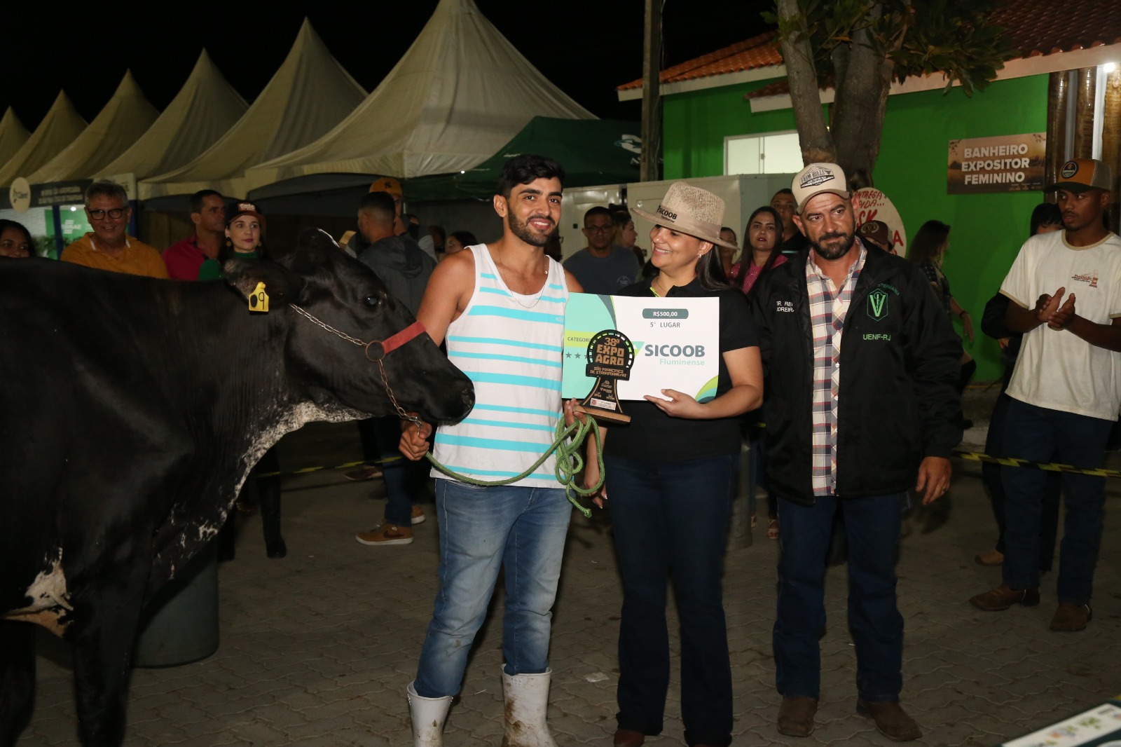 Prefeitura Municipal de São Francisco de Itabapoana - Concurso Leiteiro:  quase 6 mil de quilos de leite em quatro dias de ExpoAgro