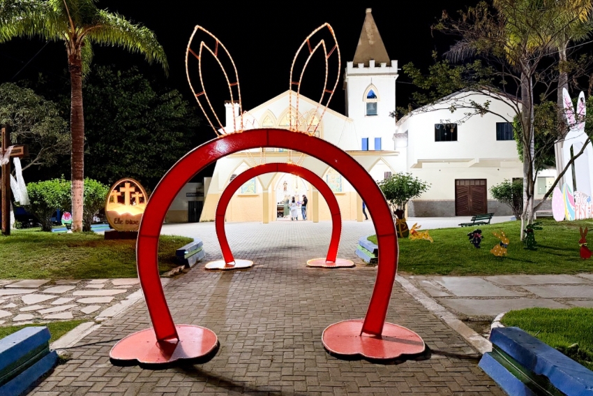 “Páscoa Encantada”: prefeitura conclui instalação dos enfeites