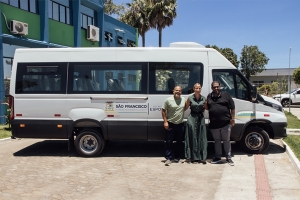 Prefeitura adquire van 0km para a Secretaria de Esporte