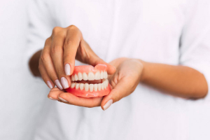 “Sorriso e Vida” entrega mais 20 próteses dentárias nesta sexta-feira (17)