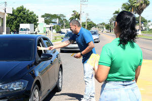 Panfletagem promove conscientização sobre direitos das crianças