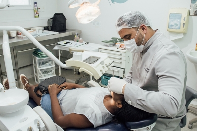 Clínica da Família realiza cirurgias e atendimentos odontológicos especializados