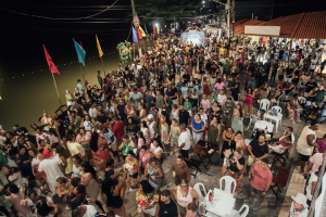 Luau da SMECT agita a orla de Barra e reúne público animado