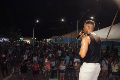 Guaxindiba vibra com show de Jack Fiaes