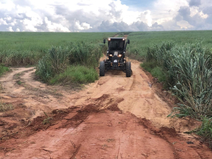 Prefeitura inicia recuperação de estrada na localidade de Floresta