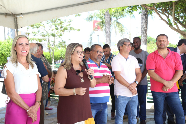 Prefeita participa de ação do Dia Internacional da Mulher