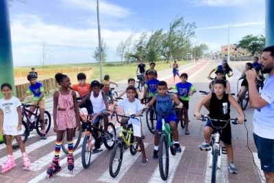 Passeio ciclístico infantil reúne famílias e anima Santa Clara