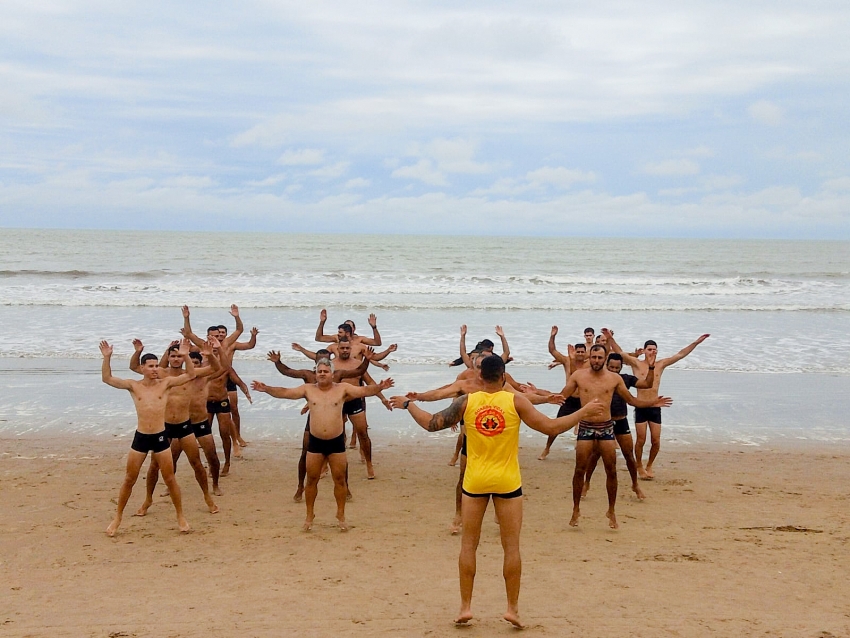 Guarda-vidas vão começar a atuar na próxima semana nas praias de SFI
