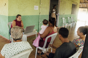 Mutirão no CRAS de Ilha dos Mineiros atende famílias atingidas pelas enchentes