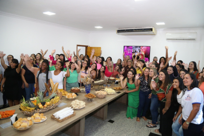 Dia Internacional da Mulher: prefeita promove café da manhã com funcionárias da prefeitura