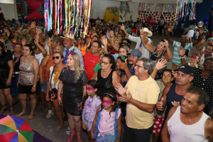 Animação marca o Baile de Carnaval da Terceira Idade