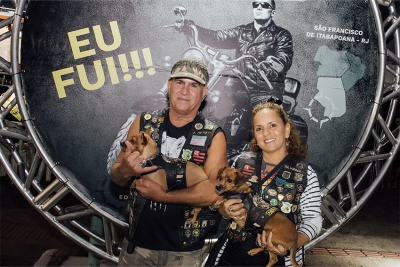 Cães de motoqueiros viram atração no 1º Moto Fest de São Francisco
