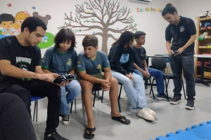 Alunos de SFI participam da primeira competição de sumô entre robôs