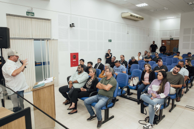 Prefeitura, Câmara e produtores discutem transporte de carga de cana durante a safra