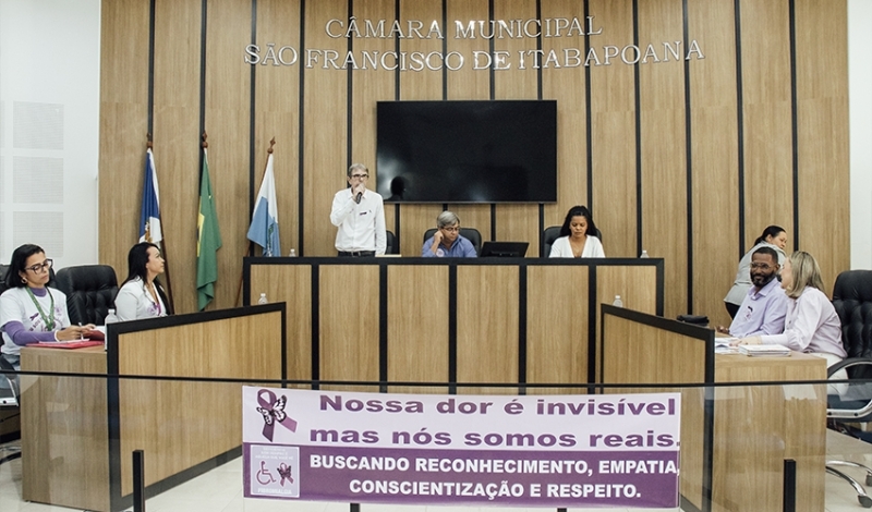 Prefeitura entrega Carteiras de Identificação da Pessoa com Fibromialgia a pacientes diagnosticados