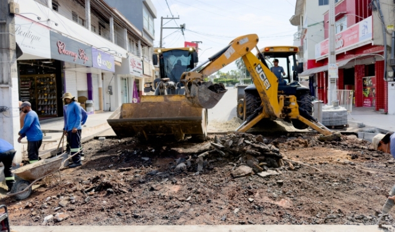 Prefeitura inicia obras de faixas elevadas na Avenida Edenites da Silva Viana