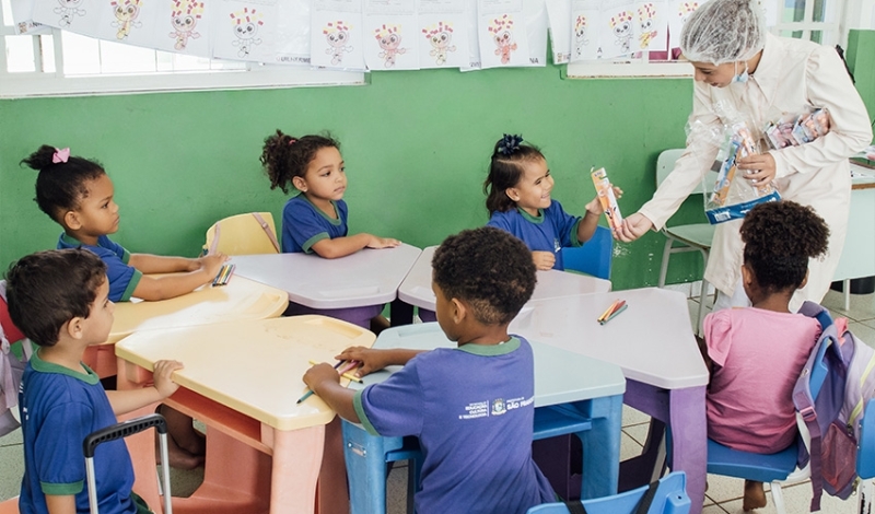 Projeto Educar Sorrindo inicia atendimentos com Odontomóvel em Floresta