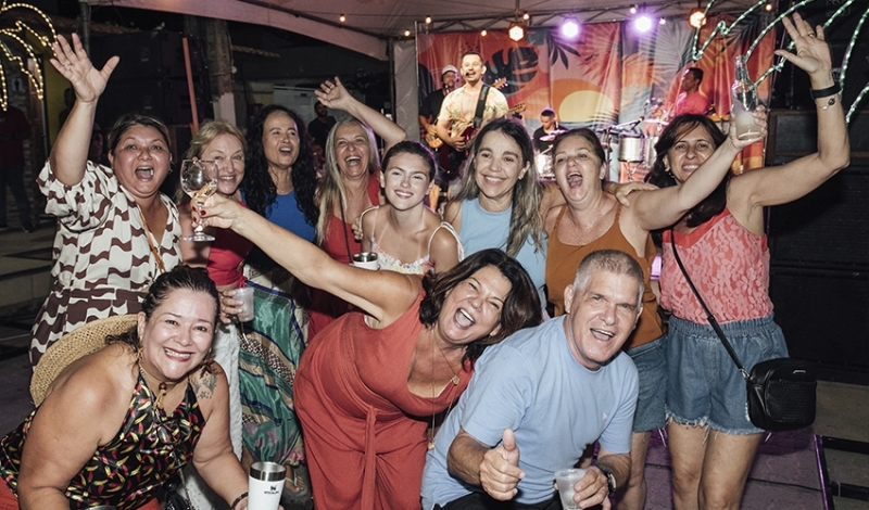 Luciano Botinelly anima Luau da SMECT e encanta público em Barra do Itabapoana