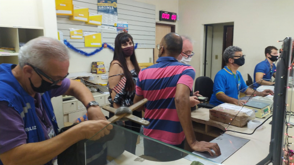 Operação Procon-Ipem prossegue com fiscalização nos Correios e postos de combustíveis