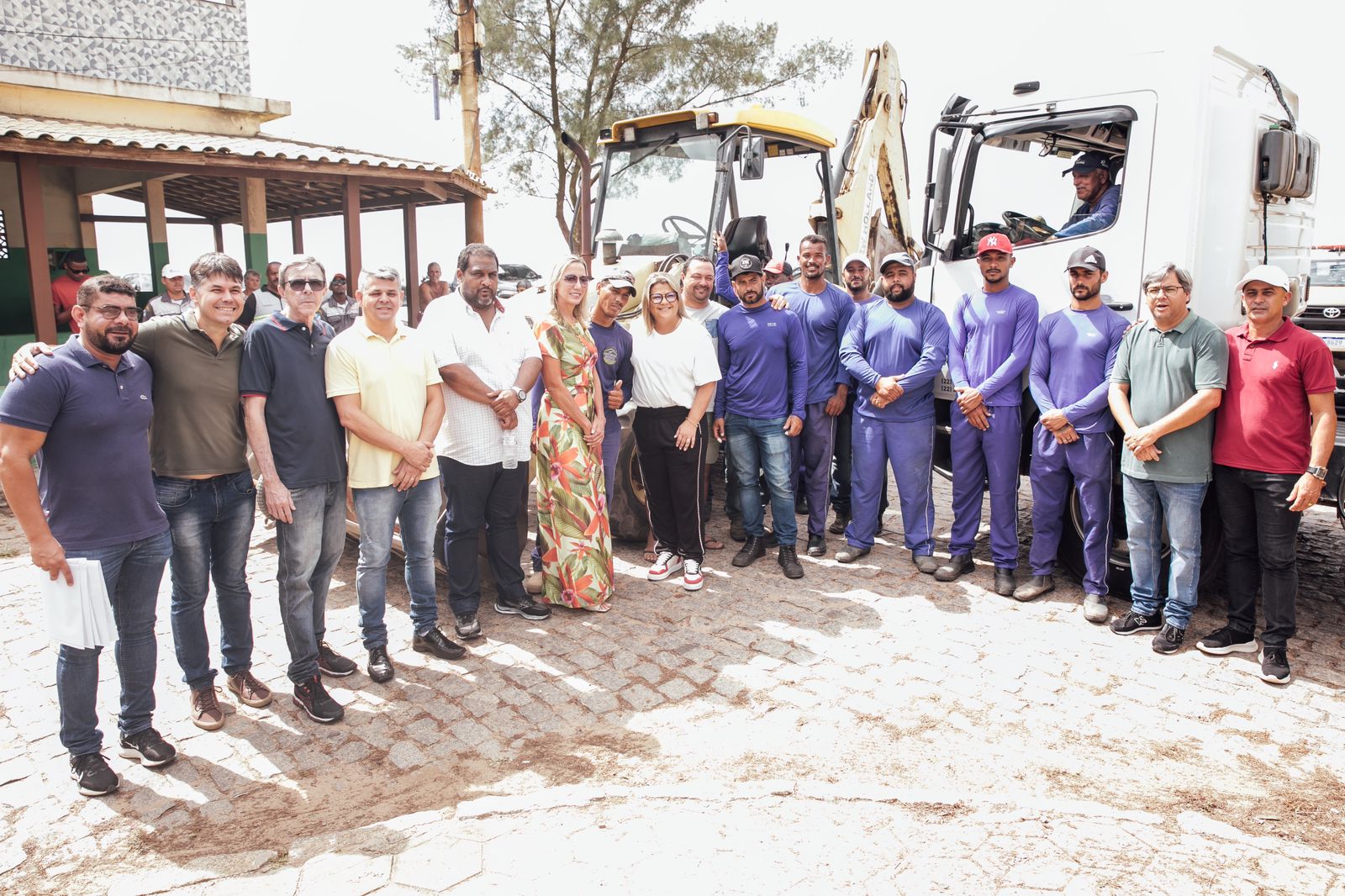 Prefeita participa de início de obras de pavimentação e praça em Guaxindiba ASCOM SFI Wagner Fraga 7