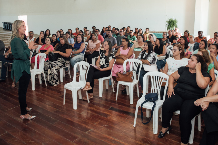 REUNIÃO COM DIRETORES