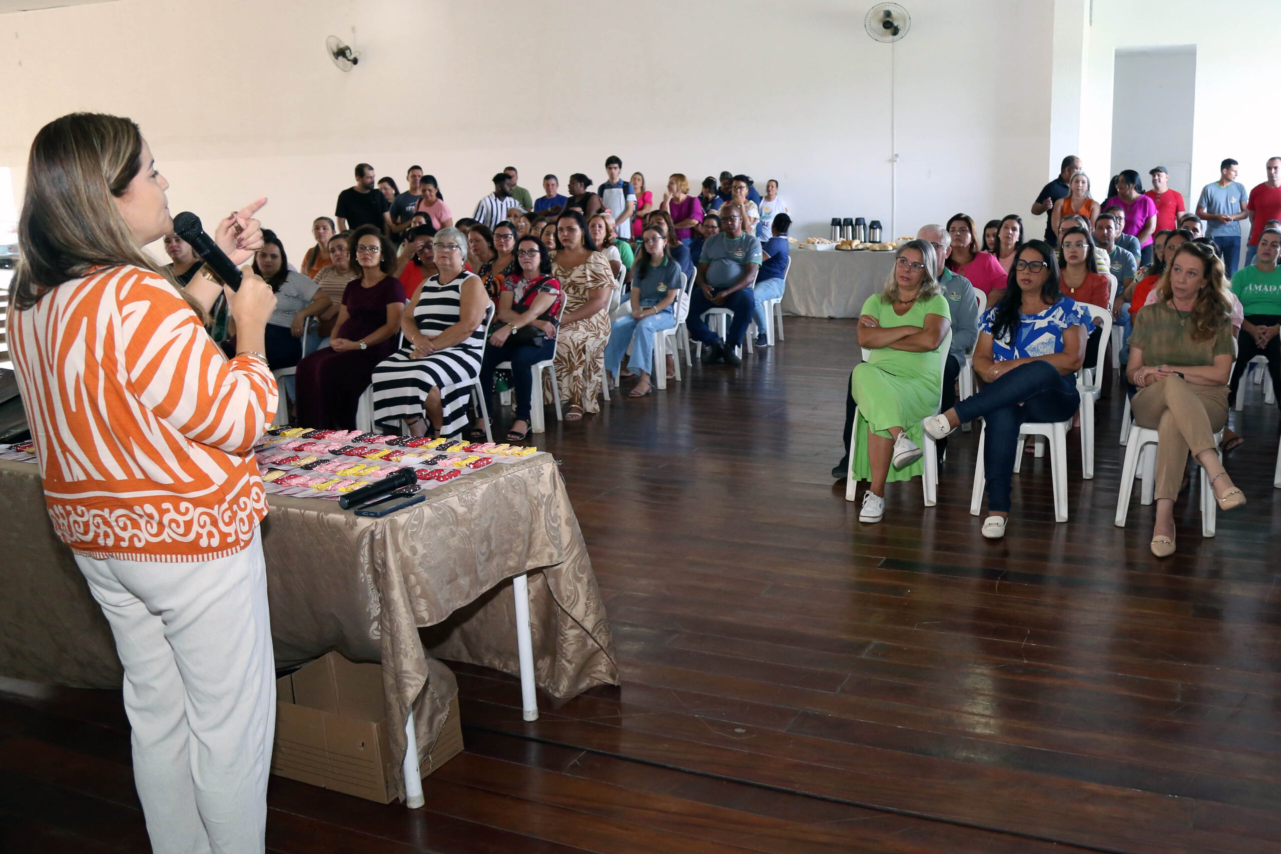 31 03 2025 CAFÉ DA MANHA COM FUNCIONÁRIOS DA SMECT E PALESTRA ENCERAMENTO MÊS DAS MULHERES 3