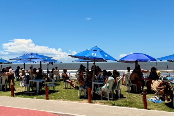 Carnaval movimenta comércio e fortalece economia nas praias de SFI