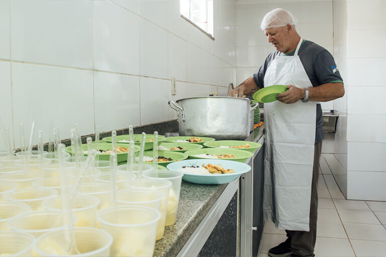 Alunos da E. M Victor Sarlo recebem palestra sobre Alimentação Saudável nesta terça-feira (20)