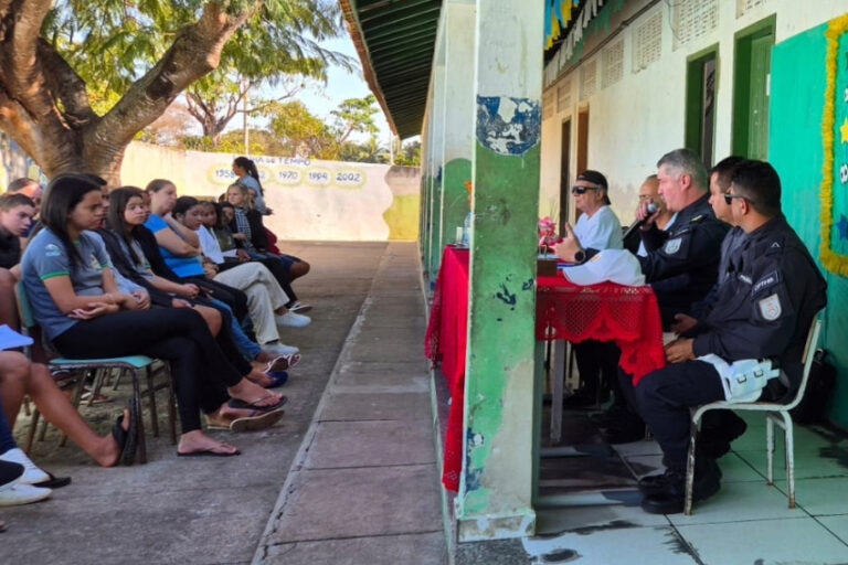 Conselho Comunitário Estadual de Segurança Pública realiza reunião em escola de Estreito