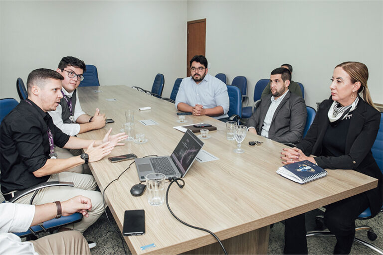 Prefeitura e representantes da Vivo discutem ampliação da cobertura de rede móvel em SFI