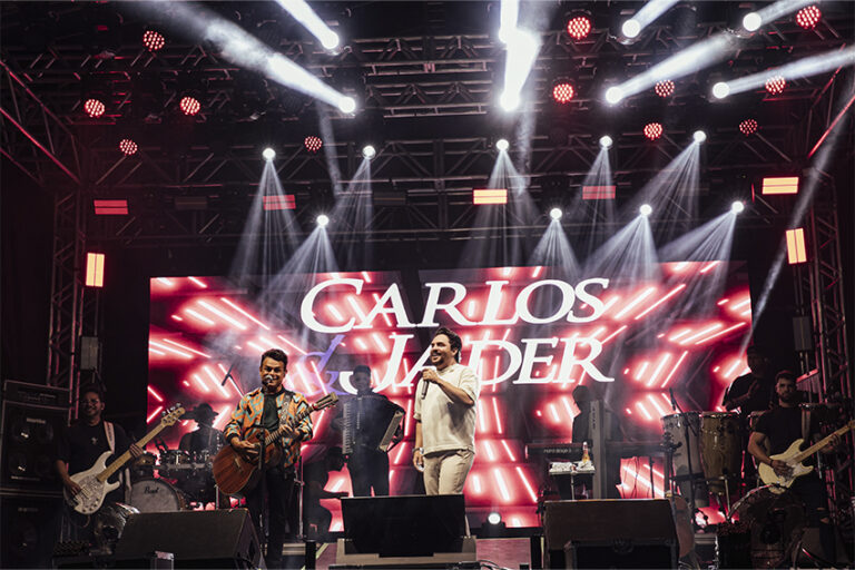 Sertanejo romântico da dupla Carlos & Jader encerra o 38º Festival do Maracujá neste domingo (26/07)