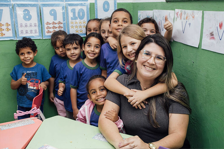 “Chegam a casa cheios de novidades”: mães relatam impacto do Ensino Integral no desenvolvimento dos filhos