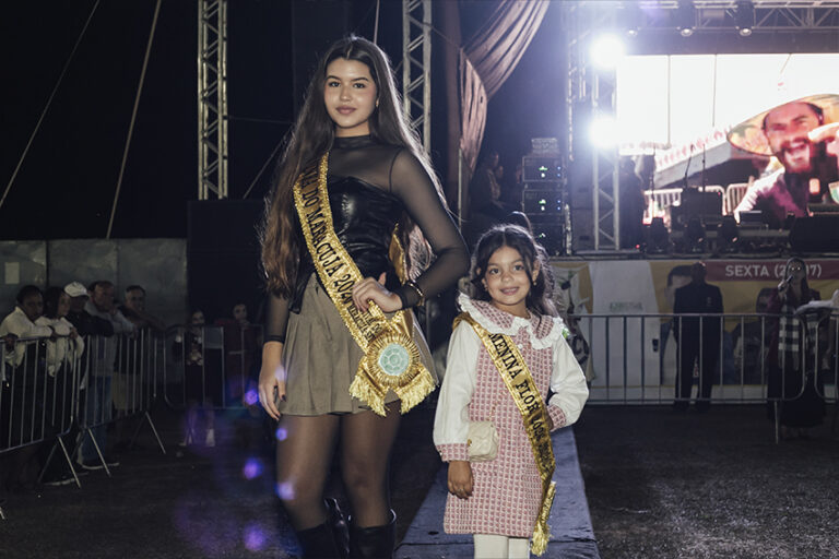 Beleza e tradição marcam os concursos Menina Flor e Rainha do Maracujá