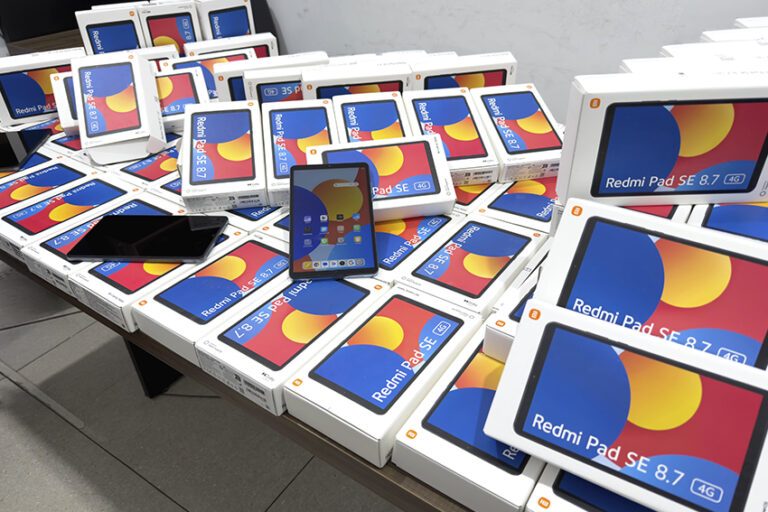 Prefeitura de São Francisco entrega tablets para escolas da rede municipal