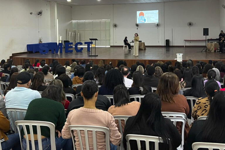 SMECT realiza Formação Continuada com foco na inteligência emocional e saúde mental dos educadores