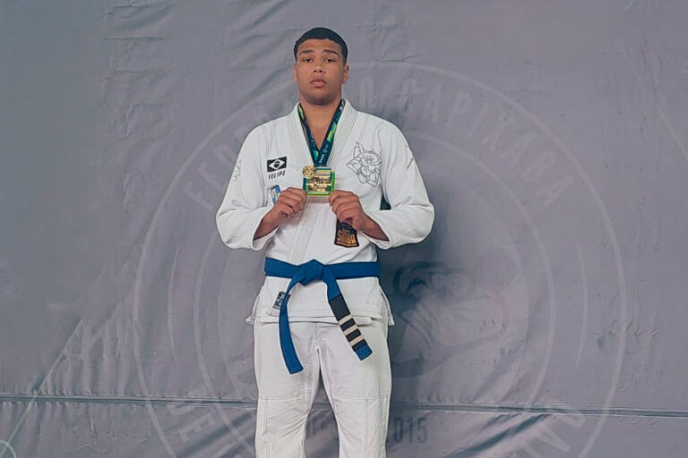 Atleta de São Francisco conquista mais dois cinturões e medalhas de ouro em competições de jiu-jitsu