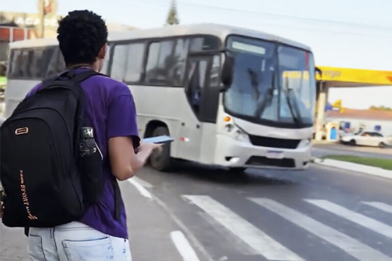 Alunos têm até 31 de agosto para fazer o recadastramento do Transporte Universitário em São Francisco