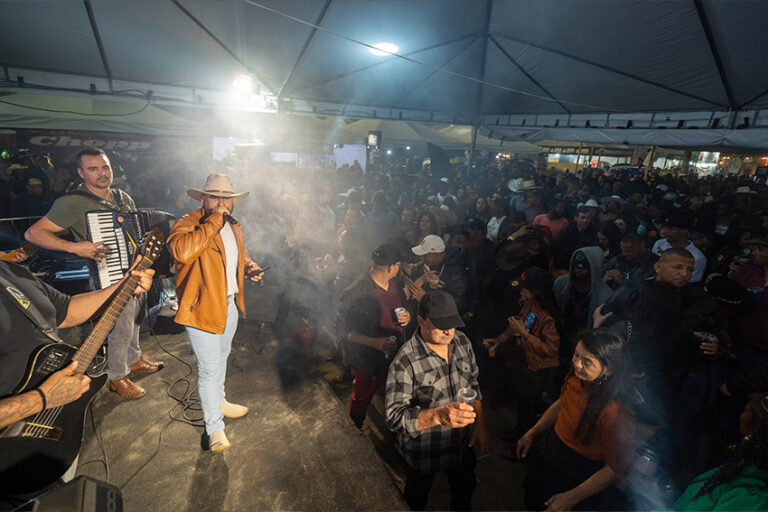 Igor Saliência anima segunda noite do Palco Raízes na 41ª ExpoAgro
