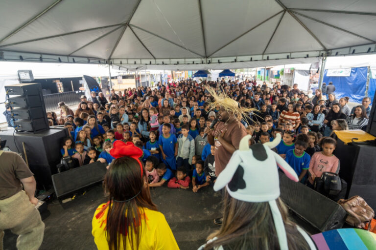 Alunos da rede municipal curtem tarde de diversão no Espaço Kids da 41ª ExpoAgro em SFI