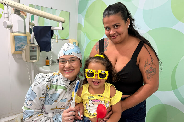 Saúde bucal amplia serviços odontológicos e leva cuidado a diferentes públicos em São Francisco