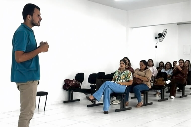 São Francisco de Itabapoana recebe reconhecimento regional pelo trabalho desenvolvido na EJA