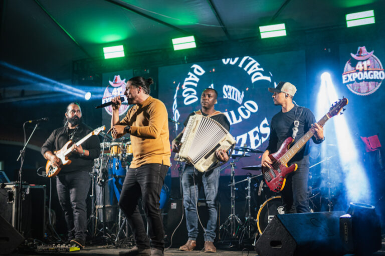 Com sucessos do sertanejo universitário, Gabriel Ferrari agita terceira noite do Palco Raízes na ExpoAgro de SFI