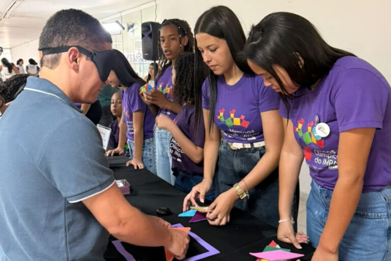 Meninas Olímpicas da Escola Municipal Miguel Nunes conquistam primeiro lugar na Uenf